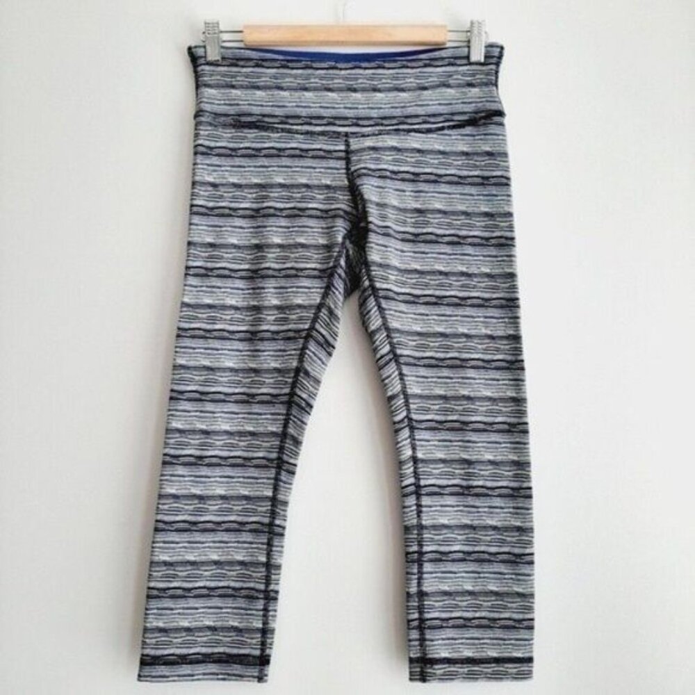LULULEMON Athletic Crop Leggings Blue & White Sz 8 Flawed - Picture 2 of 11